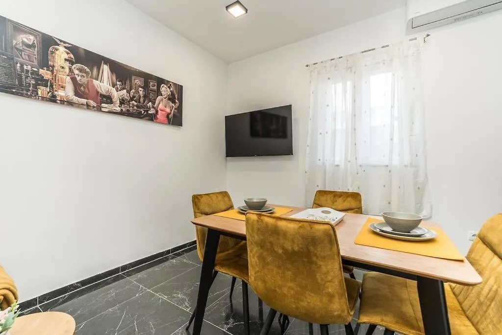Apartman Zorenijaの連絡先