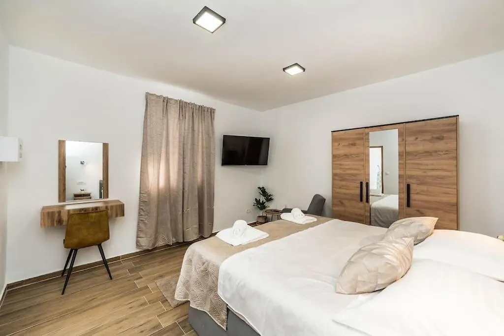 Apartman Zorenija ザダル